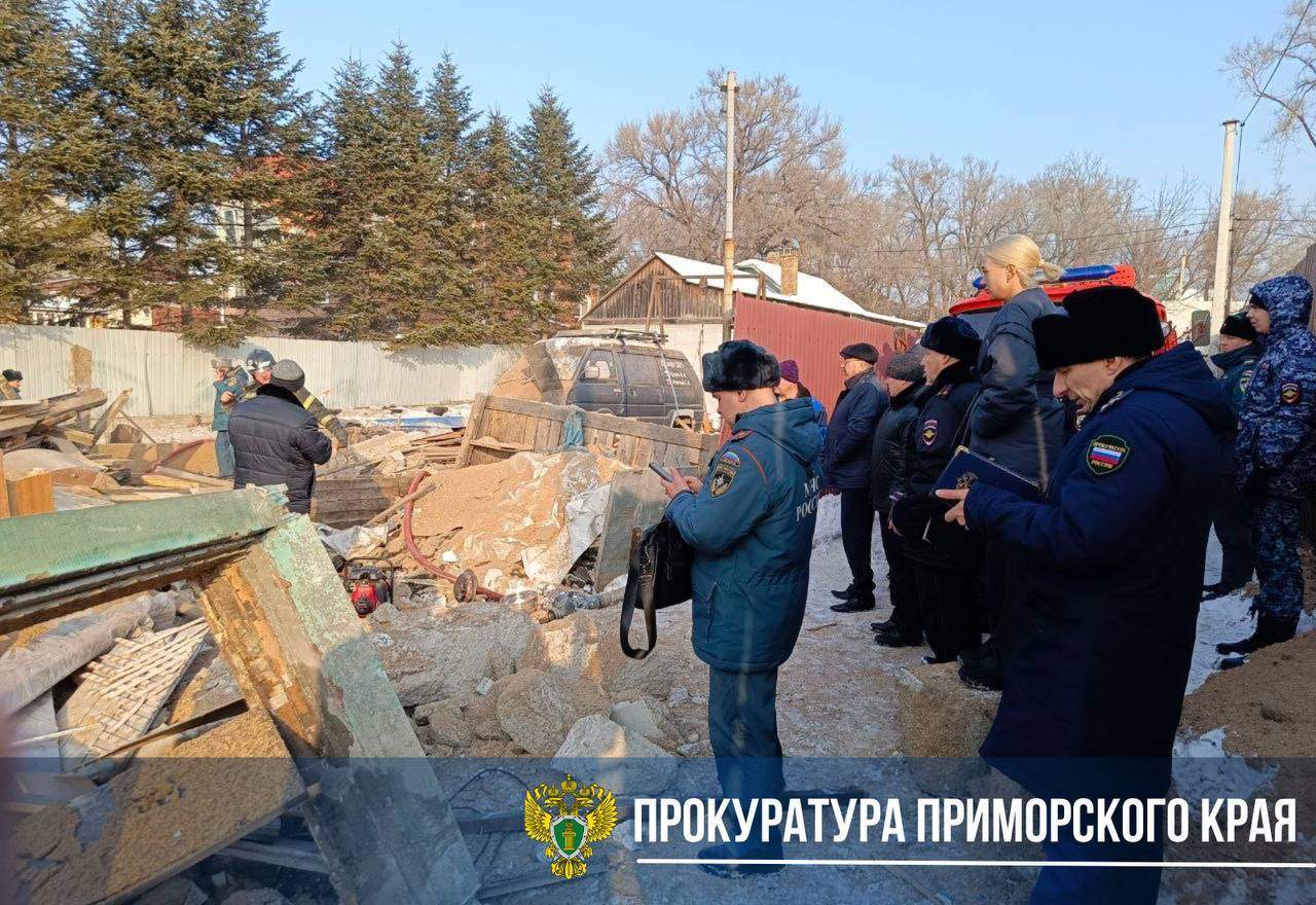 В Уссурийске мощный взрыв разрушил жилой дом