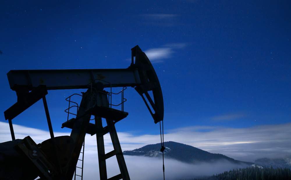 Десять приморцев украли нефть с АЗС в Дальнегорске 