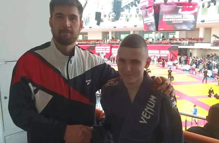 Воспитанник школы-интерната для незрячих из Артёма покорил чемпионат Евразии