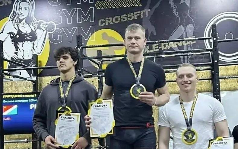 Атлет из Ханкайского округа стал лучшим на Чемпионате по пауэрлифтингу
