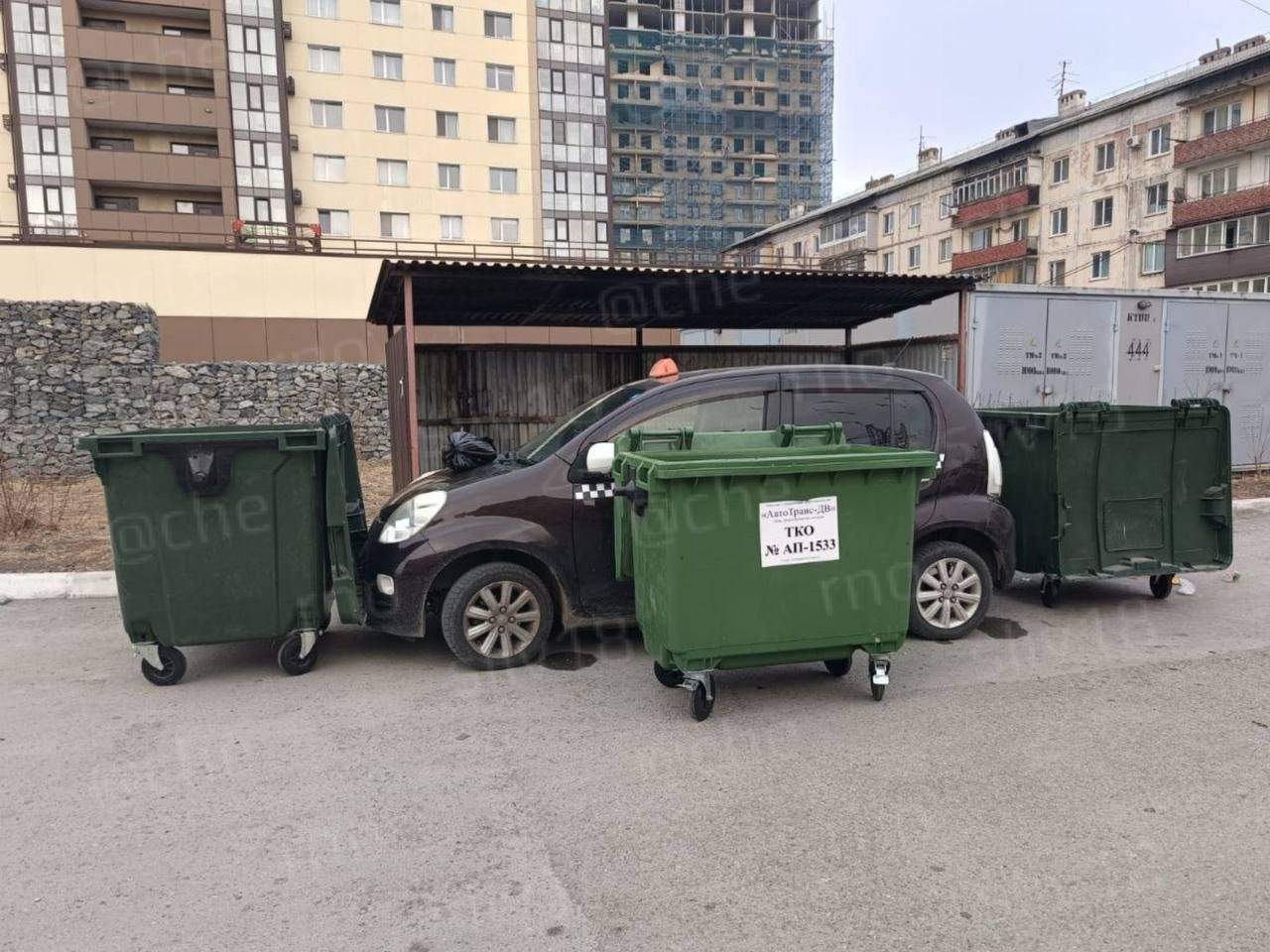 Жители Уссурийска устроили «мусорный суд» над автохамом