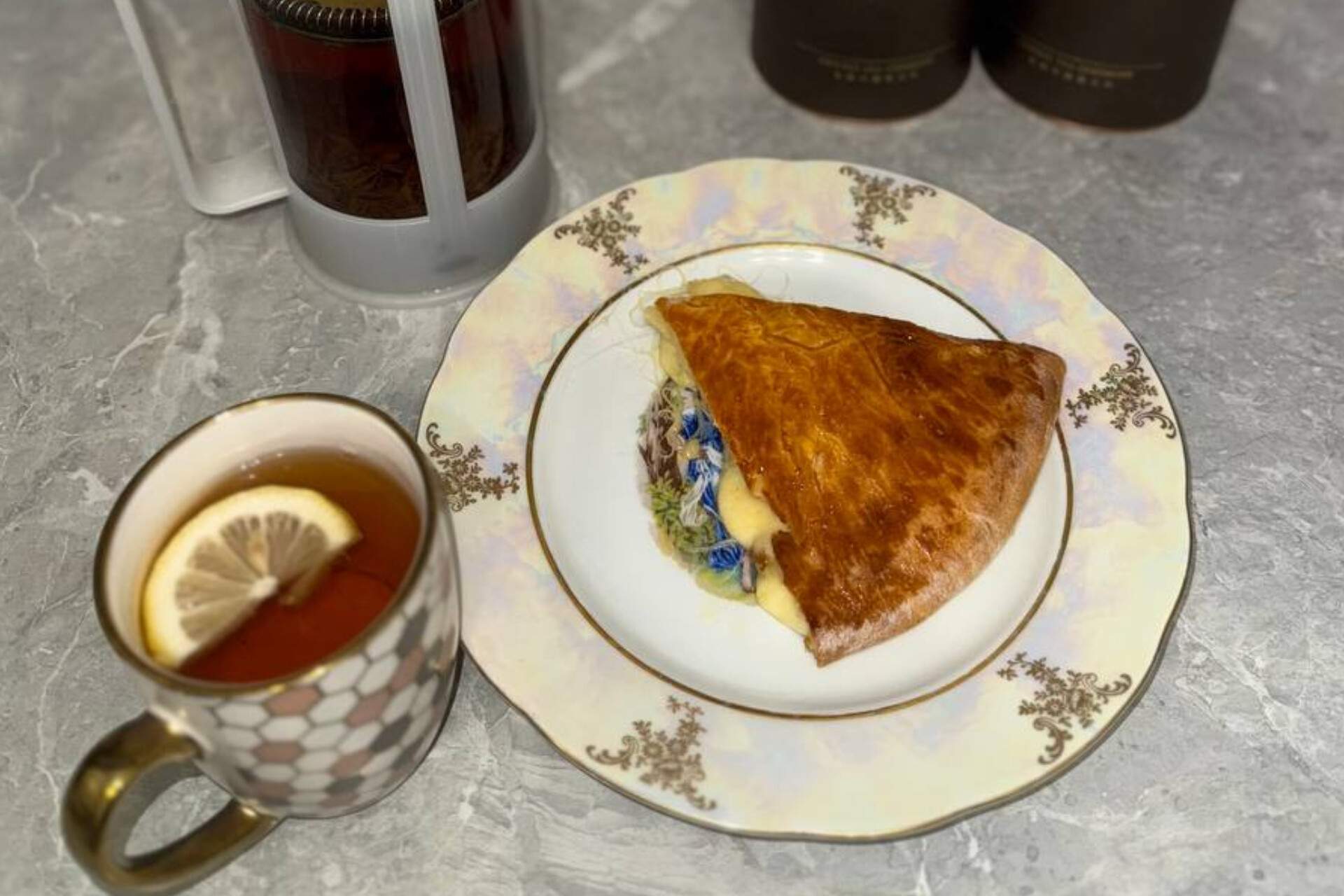 Лучше, чем фастфуд: приморский школьник поделился новогодним рецептом вкусного пирога