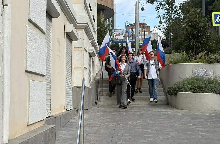 Активность вопреки угрозам: как проходит голосование в Приморье и стране