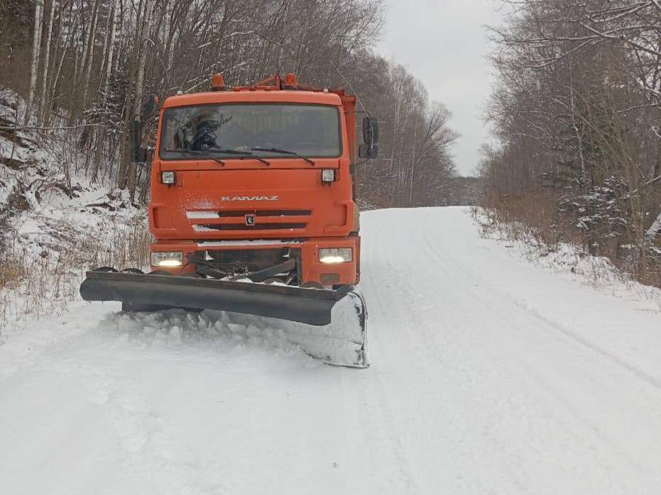Чугуевский округ в снежном плену: энергетики борются с последствиями непогоды