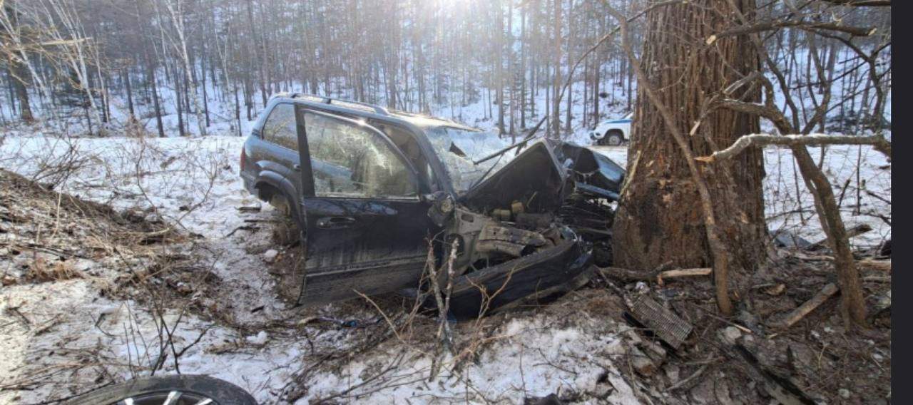 В Кавалеровском округе в страшном ДТП пострадал водитель и две молодые девушки 