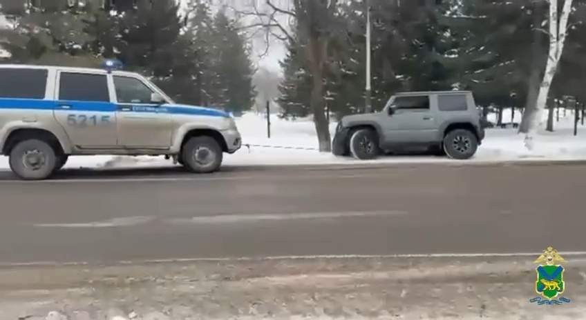 Сотрудники ГИБДД спасли приморца из «плена» в Чугуевском округе 