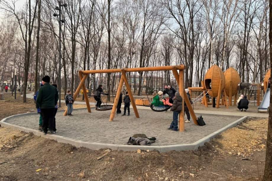 В Камне-Рыболове засияло три яйца, которые понравились детям и родителям 