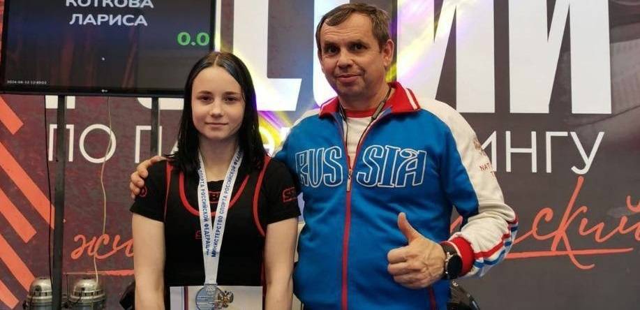 Юная приморская спортсменка установила сразу 3 рекорда на чемпионате страны по пауэрлифтингу